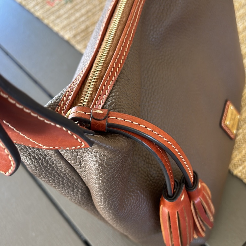 Dooney & Bourke Brown Leather Pebble Grain Paige Sac Hobo‎ Bag - Picture 11 of 16
